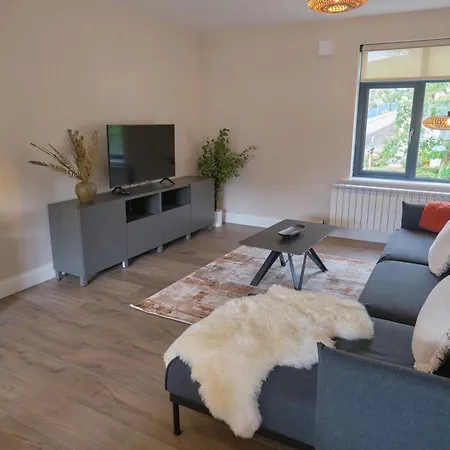 Riverside - Luxury 3 아파트 *