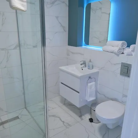 Riverside - Luxury 3 *