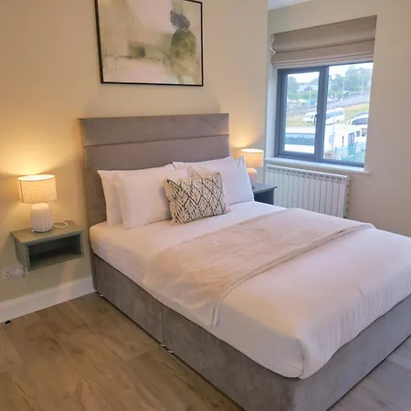 Riverside - Luxury 3