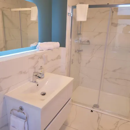 Riverside - Luxury 3 *