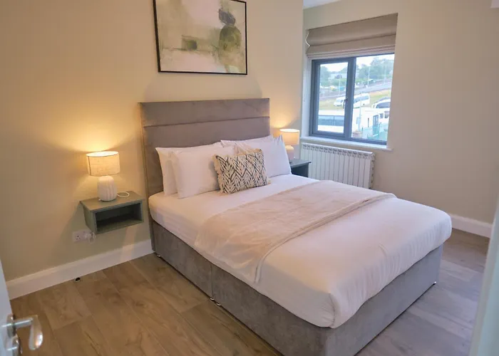 Riverside - Luxury 3